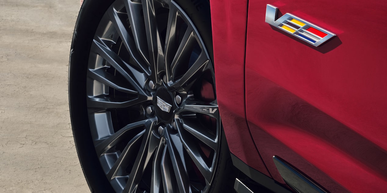 Front Wheel and V-Series Badging on the 2024 Cadillac Escalade V