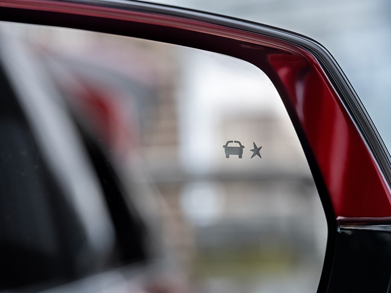 The Safety Blind Zone Steering Assist of the XT4