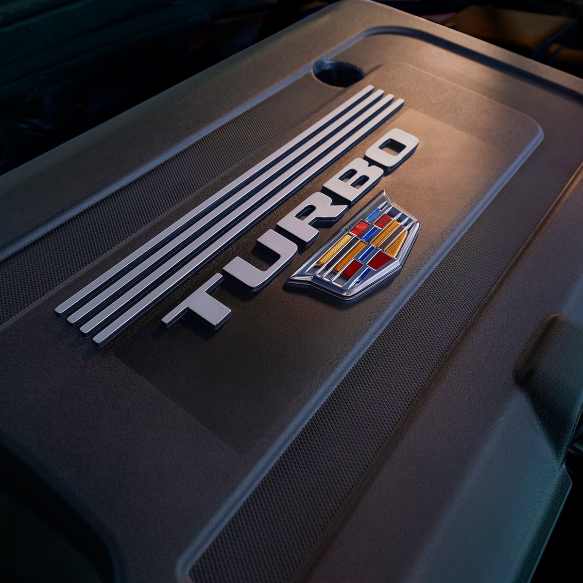 The Engine Cover of the XT4 with the Iconic Cadillac Crest