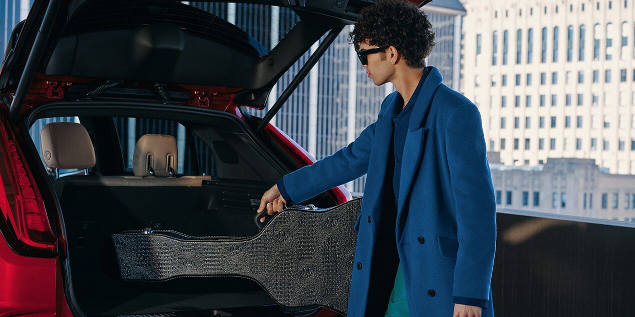 Punto de vista del asiento del pasajero del lujoso interior de la Cadillac XT4 2024