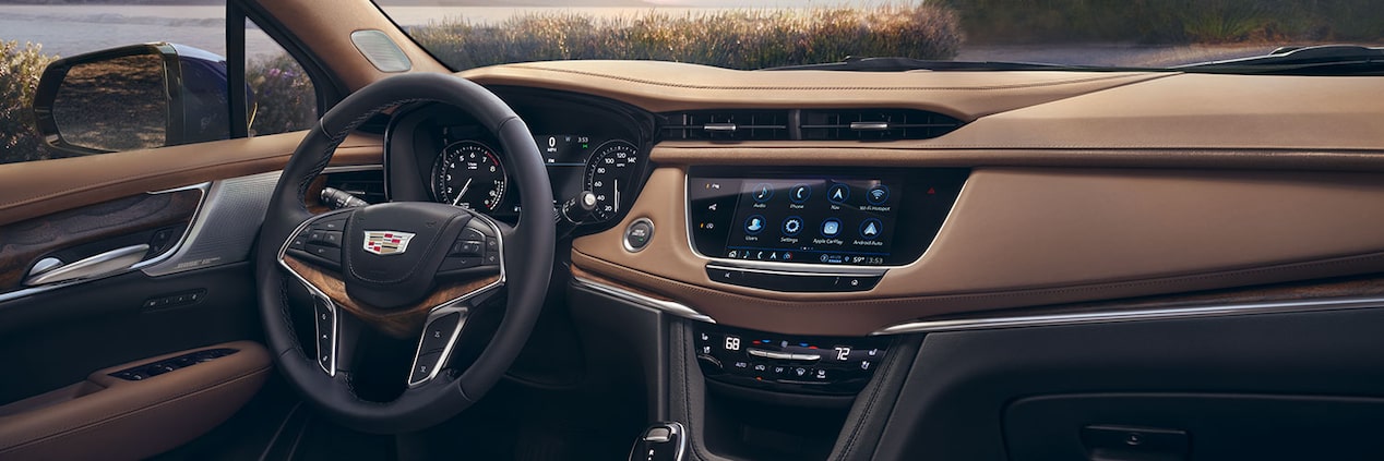  The Luxurious Interior Dashboard Display in The 2024 Cadillac XT5