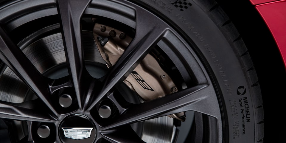 Los impresionantes frenos deportivos Brembo del CT4-V