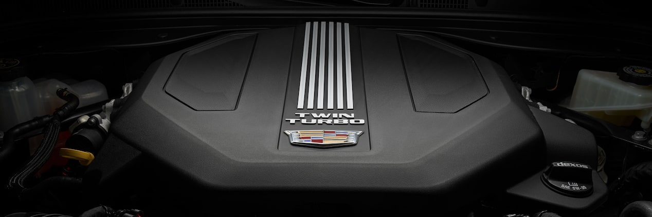 Motor biturbo V6 de 3.0 L en el interior del Cadillac CT5 2023