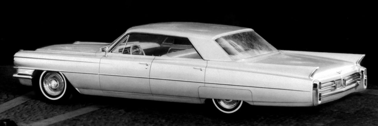 Aletas traseras de un Cadillac coupe clásico