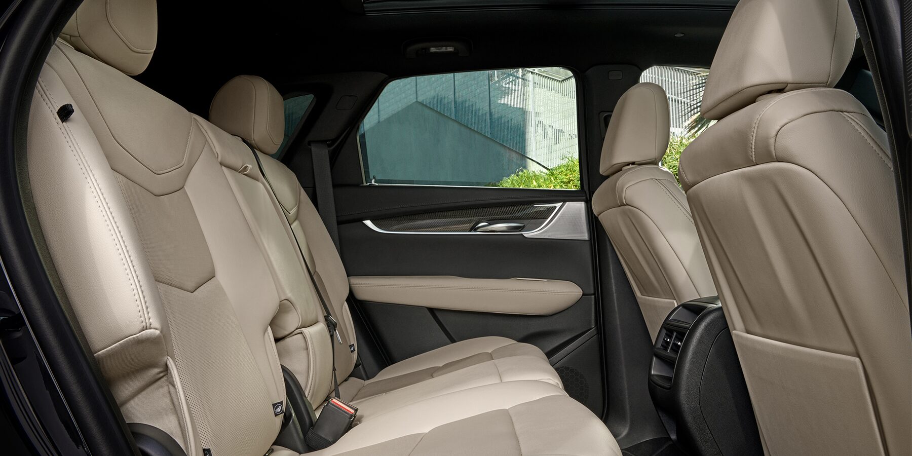 2025 Cadillac XT5 in white leather