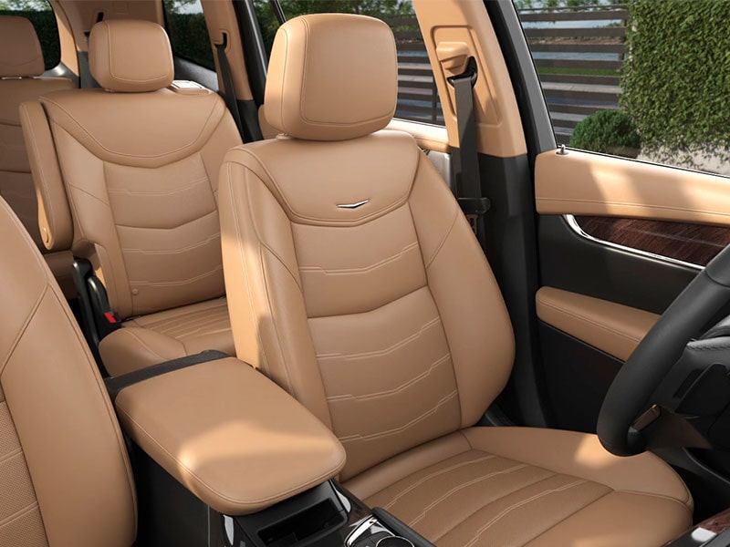 Lujosos asientos en Tostado en el interior de la nueva Cadillac XT6