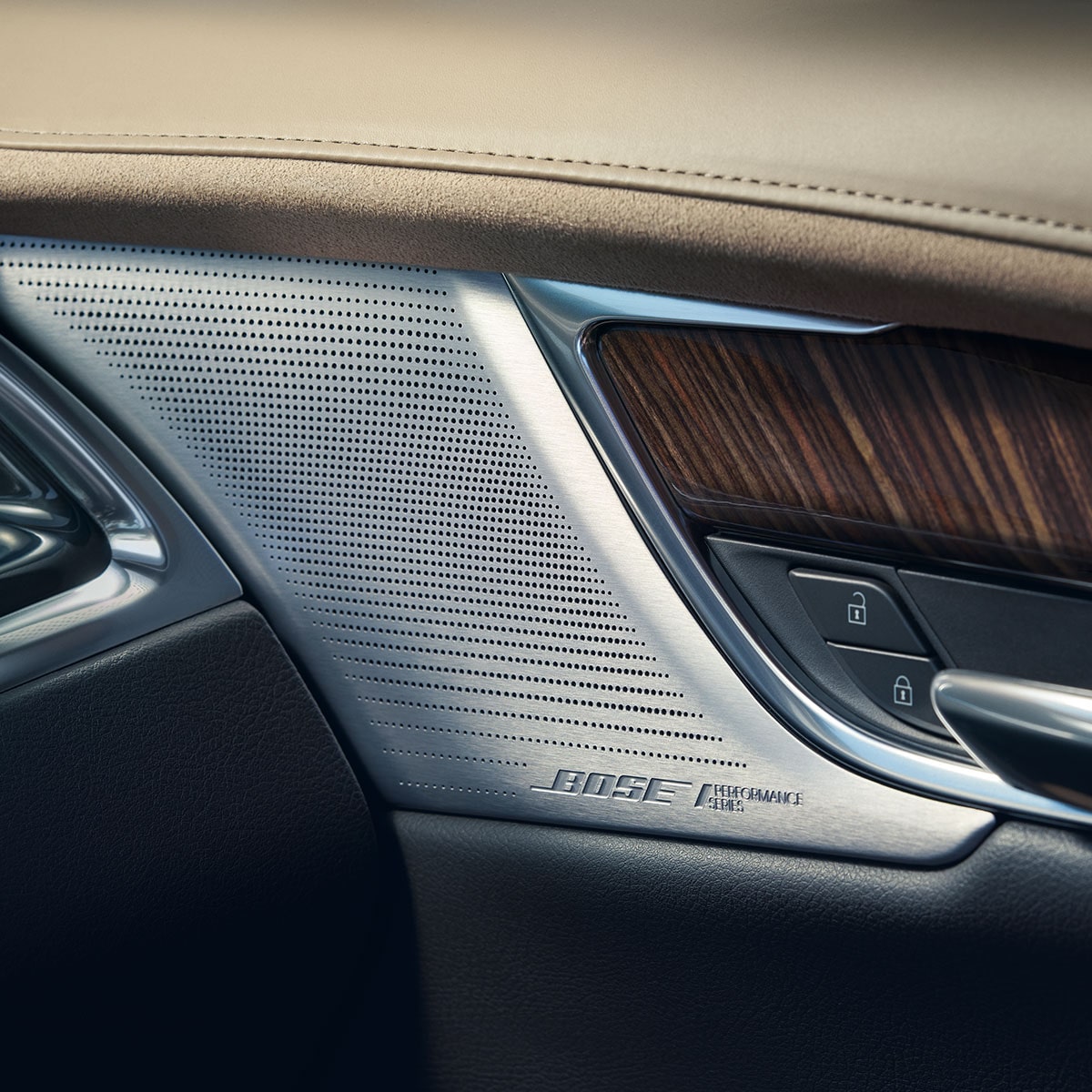 El sistema de sonido Bose Premium de la Cadillac XT6 con una vista previa de los detalles de madera exótica