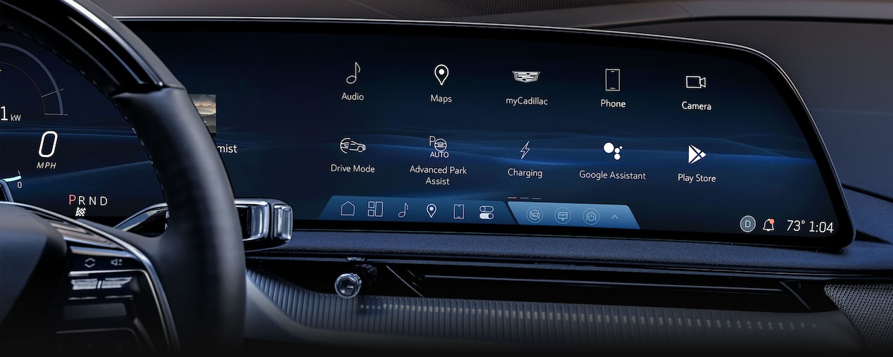 Primer plano de la pantalla de infoentretenimiento de Cadillac OPTIQ 2025 en la pantalla LED avanzada de 33".