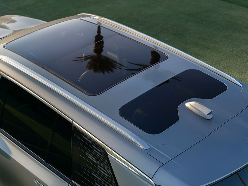 Top View of the 2026 VISTIQ Dual Pane Sunroof and Third-row Fixed Glass