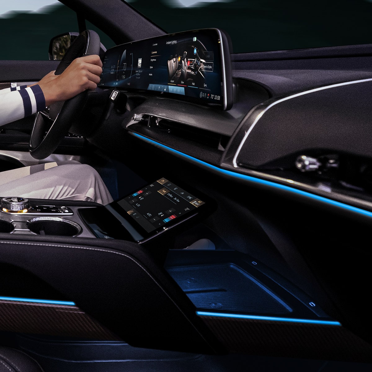 Primer plano de la iluminación ambiental de tres zonas en el interior de la primera fila de VISTIQ 2026