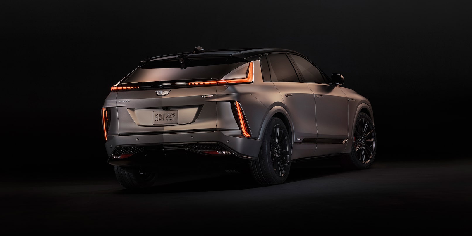 2026 Cadillac LYRIQ – HD Surround Vision 360-degree camera view