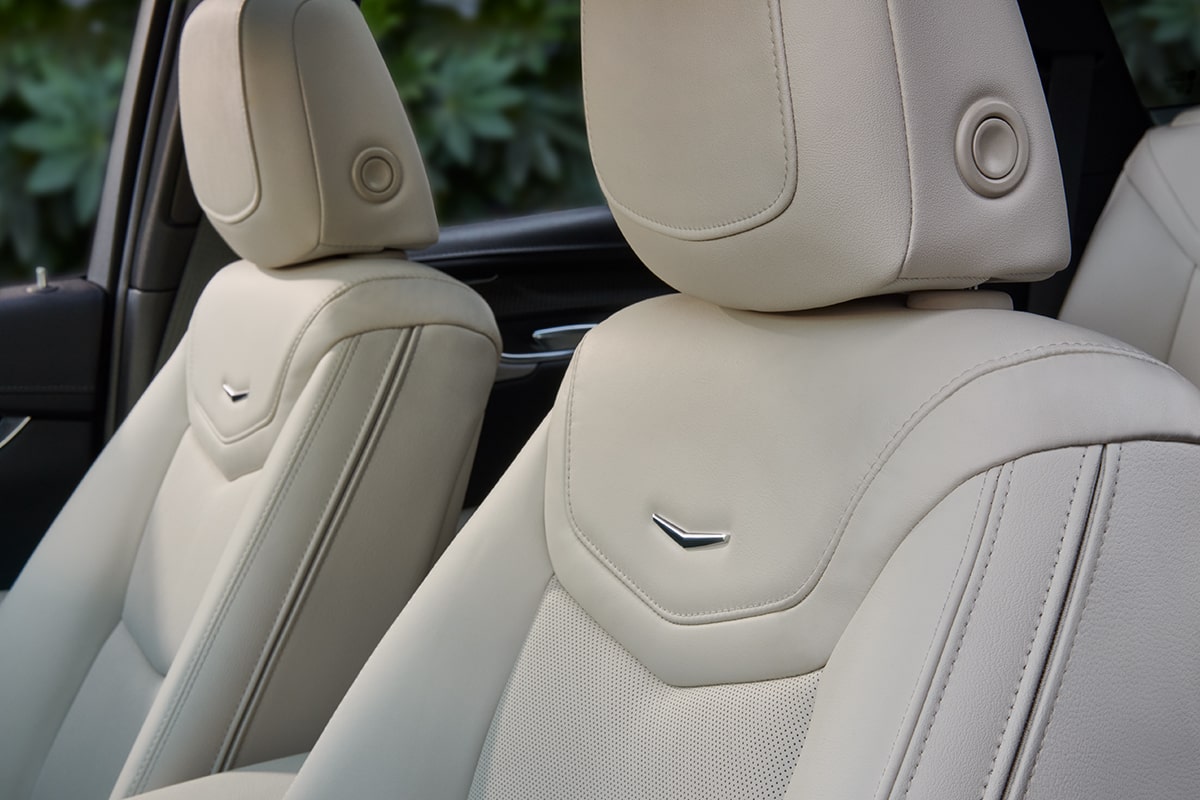 2026 XT5 | Luxury Mid-Size SUV | Cadillac