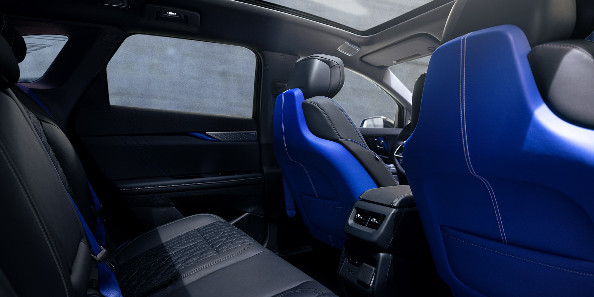 2027 cadillac optiq-v interior seating capacity