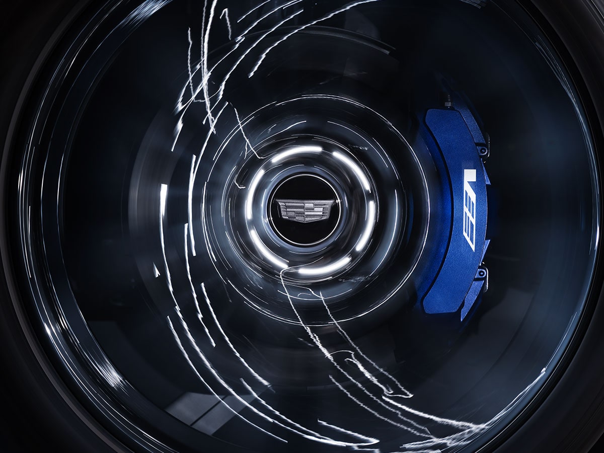 Close-up of the Cadillac Escalade-V Wheels and Brembo Brakes While Spinning