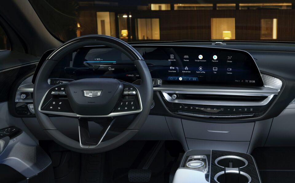 2023 Cadillac LYRIQ Electric SUV Interior Dashboard Infotainment System Screen