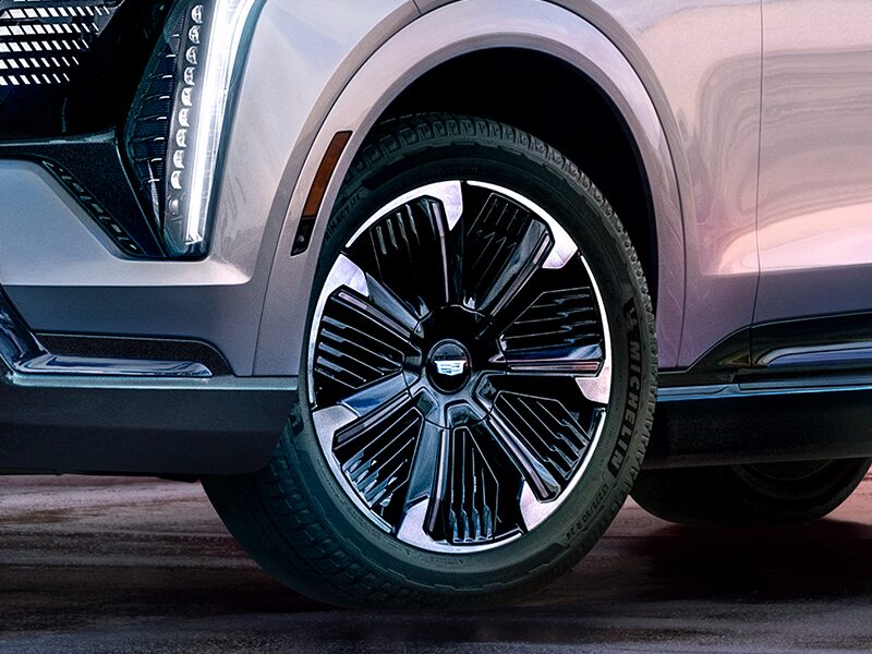 Close Up View of the Wheel on the 2025 Cadillac ESCALADE IQ