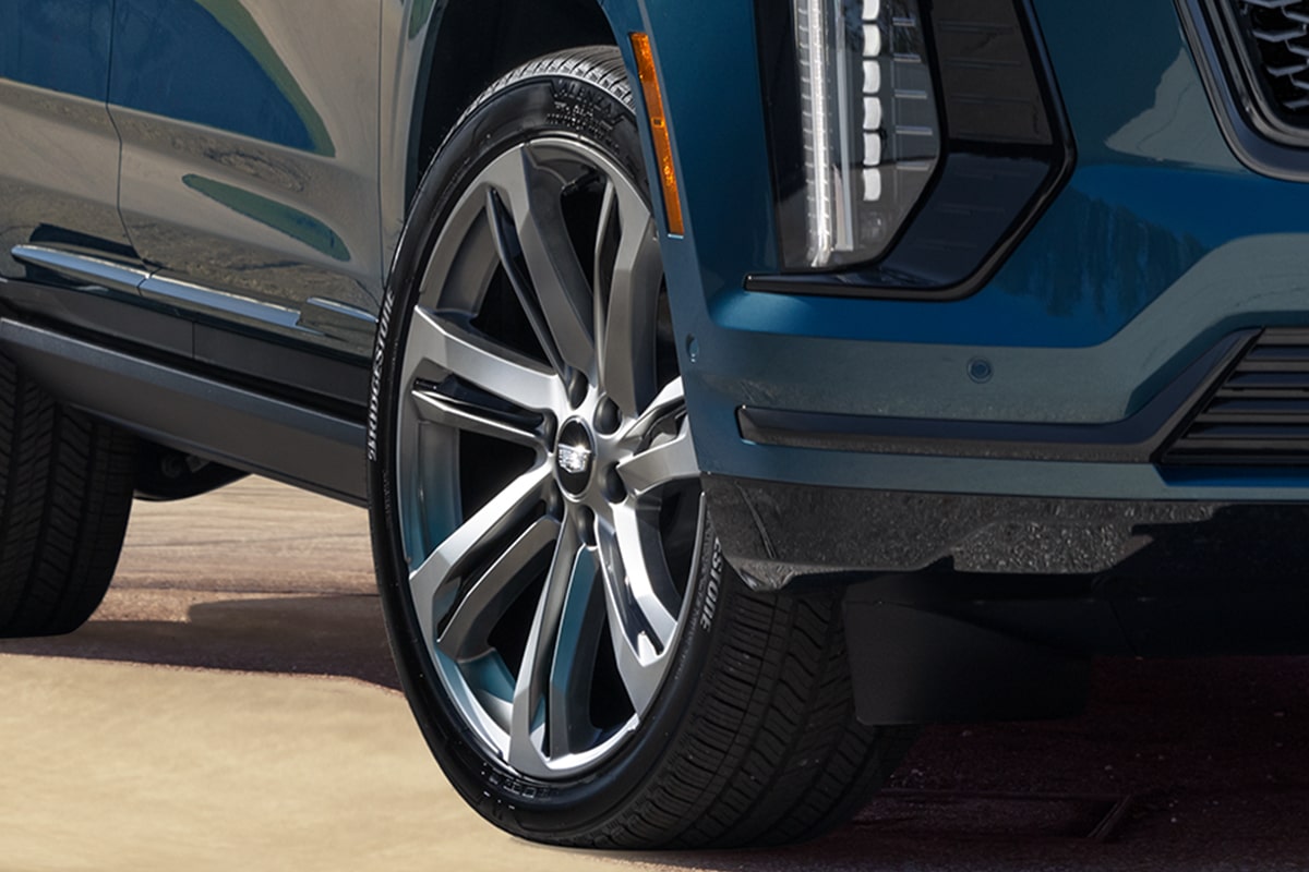 Close-Up View of the 2025 Cadillac Escalade's Wheel