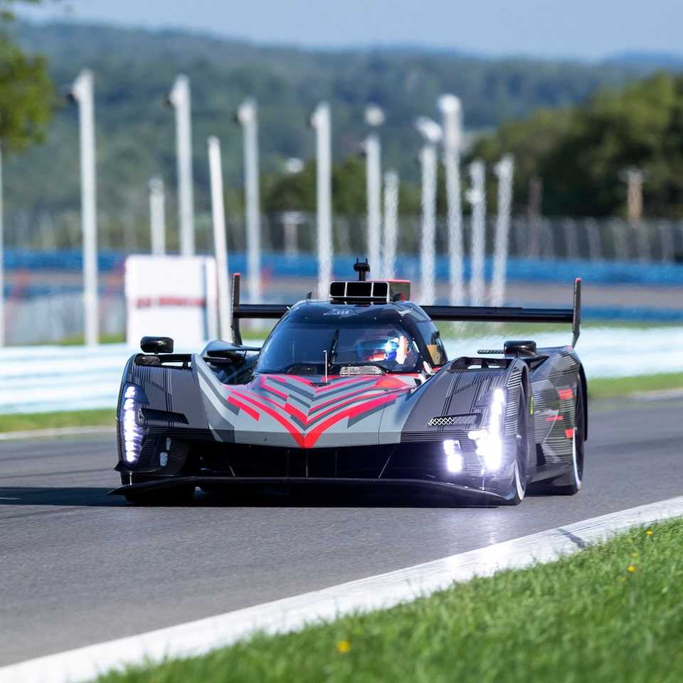 Front End View of the Cadillac lmdh-V Race Car on the Track