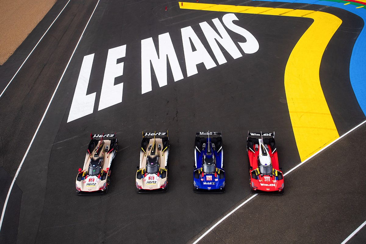 Image of 4 cars lined up on the Le Mans track